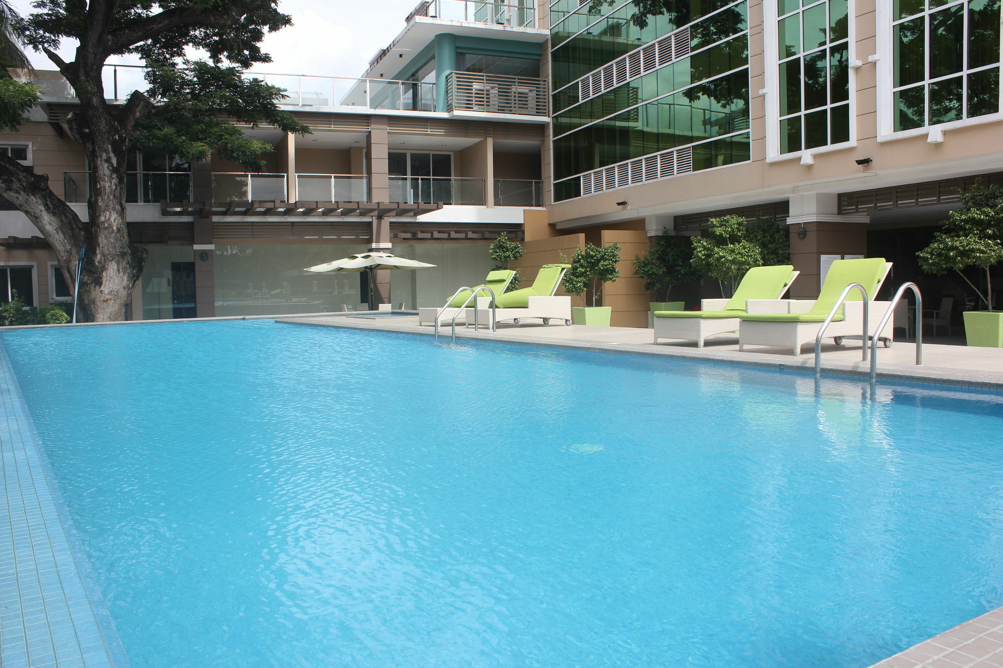 Padgett Place Prime Suites Cebu Exterior foto